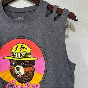 Smokey the Bear Shirt Gray Cut Off Ribbed Shoulders Women’s Size Medium Tank Top
